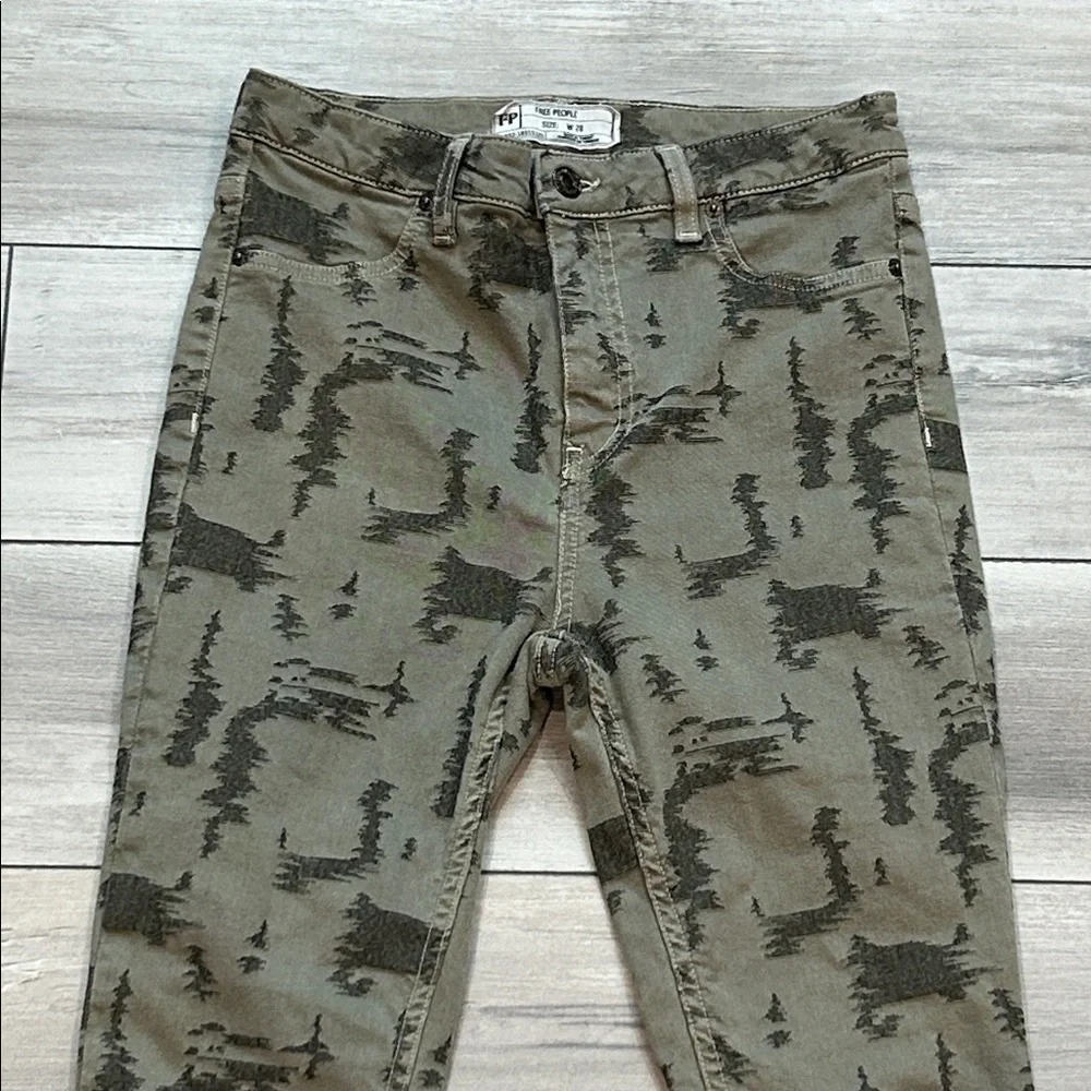 Free People Green skinny ankle jeans size 28